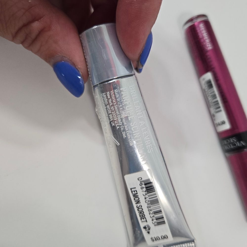 NWT bundle of Victoria's Secret lip gloss - Picture 6 of 10